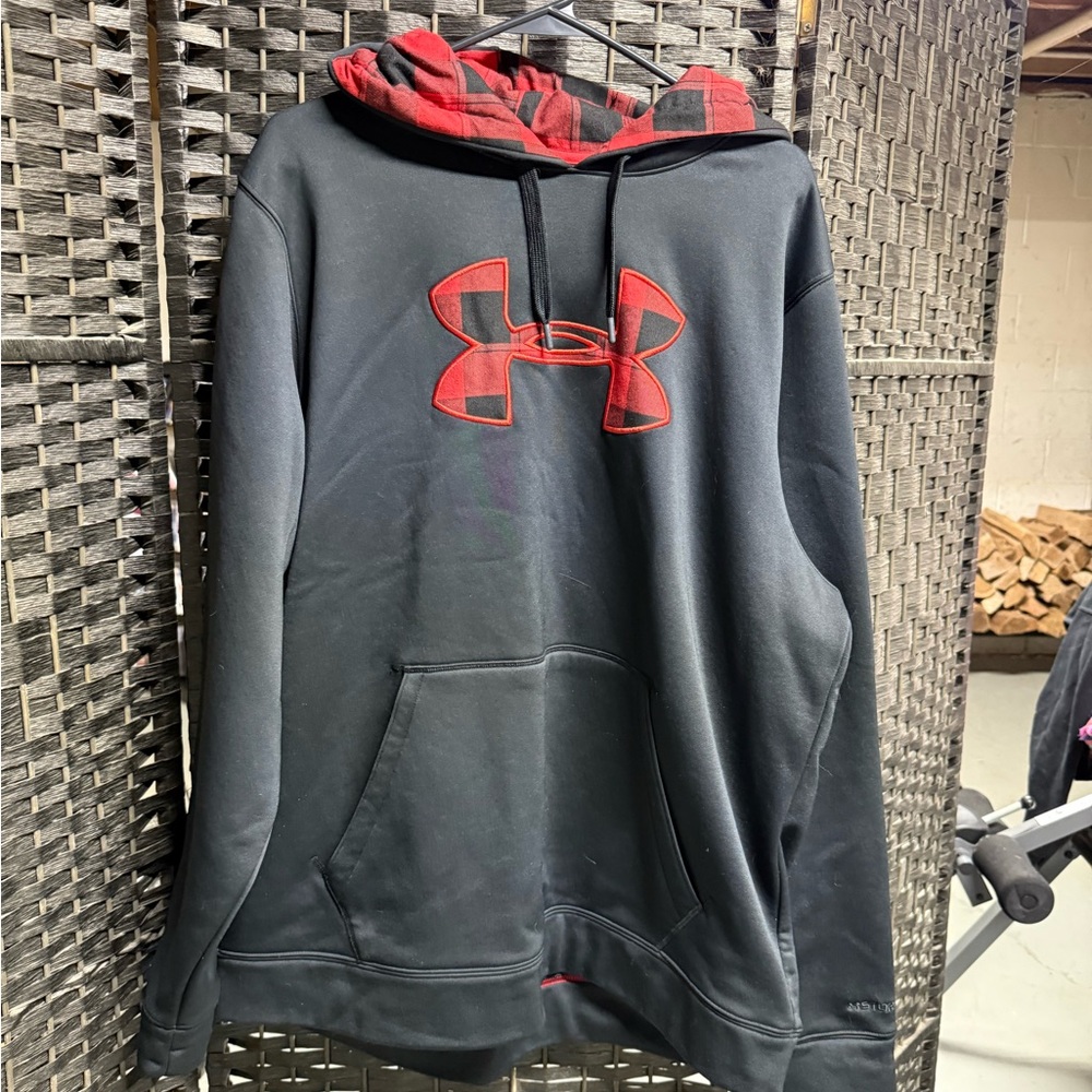 Under Armour Men's Black and Red Hoodie size XL very stylish buffalo plaid